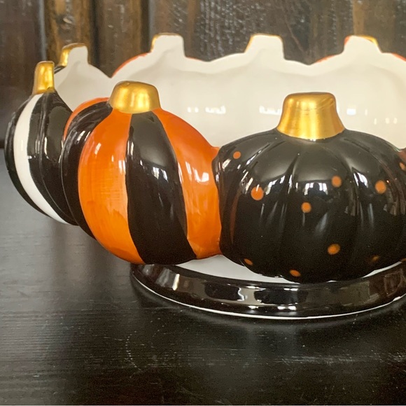 Hand Painted Vintage Style Halloween Pumpkin Serving Bowl - Picture 4 of 9